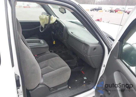 2005 Chevrolet Silverado 1500 z USA, uszkodzony, nr VIN 1GCEC19TX5Z153391